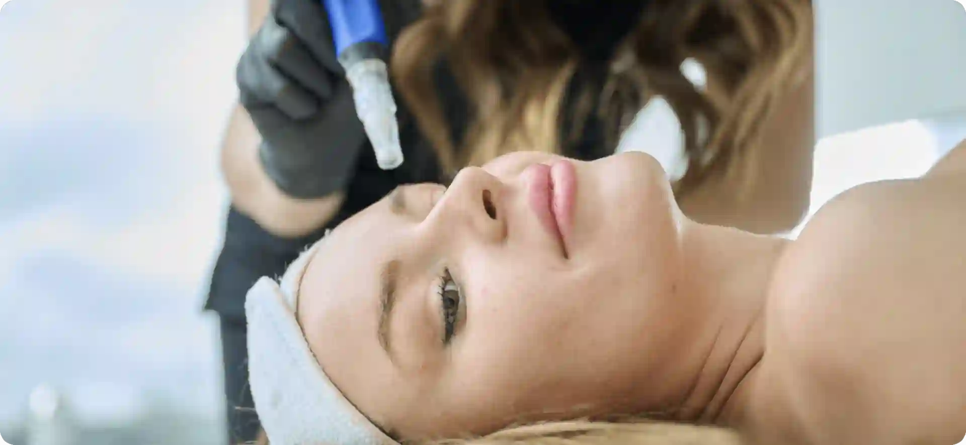 How Do Microneedles Trigger New Collagen and Elastin in Loose Skin Cirencester?